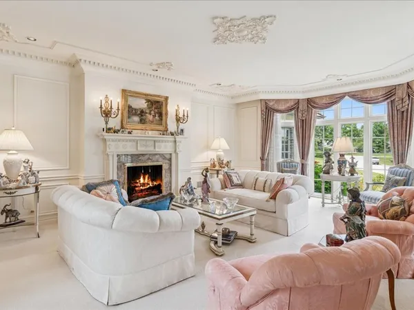 $2,499,000 | 1719 Midwest Club Parkway, Oak Brook, IL 60523