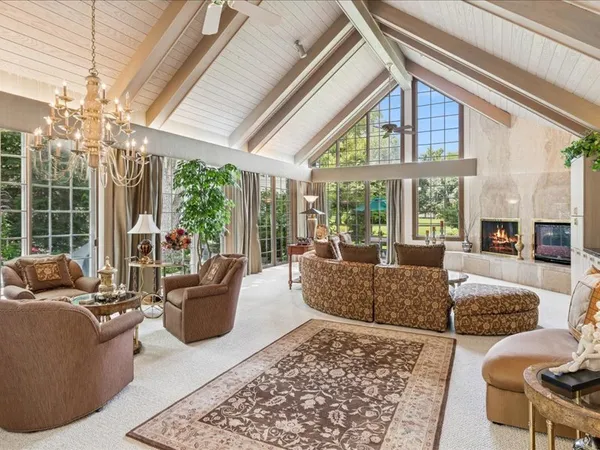 $2,499,000 | 1719 Midwest Club Parkway, Oak Brook, IL 60523