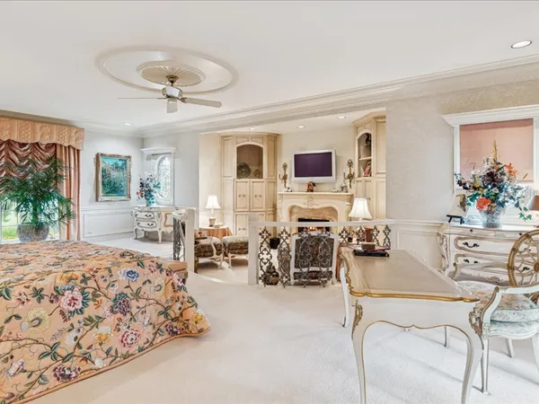 $2,499,000 | 1719 Midwest Club Parkway, Oak Brook, IL 60523