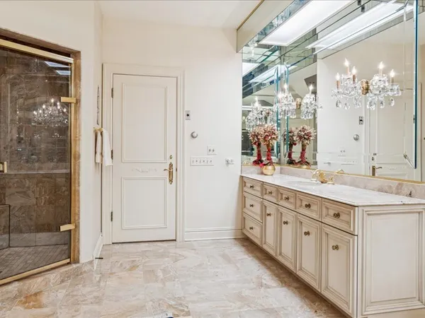 $2,499,000 | 1719 Midwest Club Parkway, Oak Brook, IL 60523