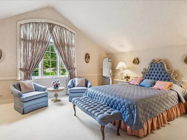 $2,499,000 | 1719 Midwest Club Parkway, Oak Brook, IL 60523