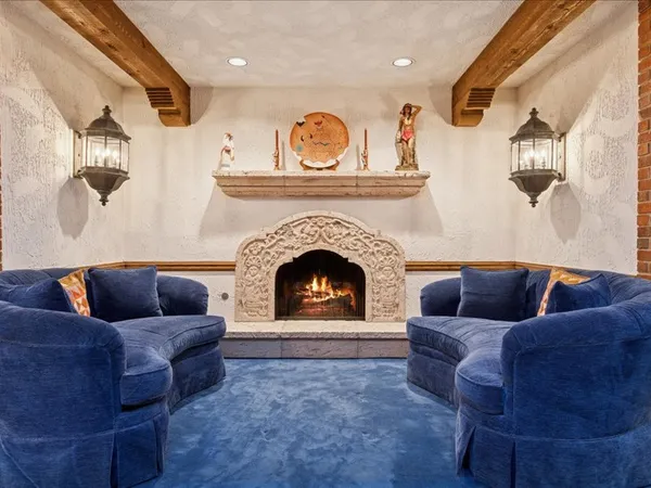 $2,499,000 | 1719 Midwest Club Parkway, Oak Brook, IL 60523