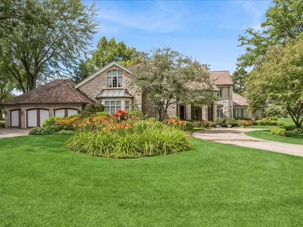 $2,499,000 | 1719 Midwest Club Parkway, Oak Brook, IL 60523