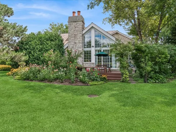 $2,499,000 | 1719 Midwest Club Parkway, Oak Brook, IL 60523