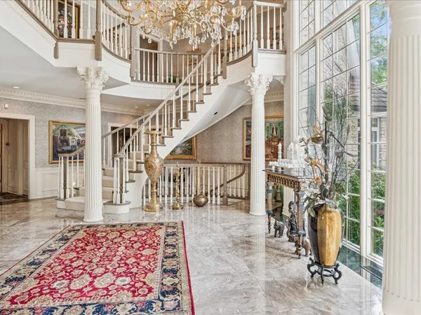 $2,499,000 | 1719 Midwest Club Parkway, Oak Brook, IL 60523