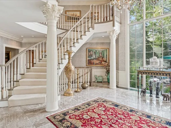 $2,499,000 | 1719 Midwest Club Parkway, Oak Brook, IL 60523
