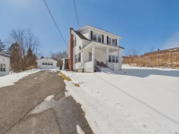 $134,900 | 131 Main Street, Van Buren, ME 04785