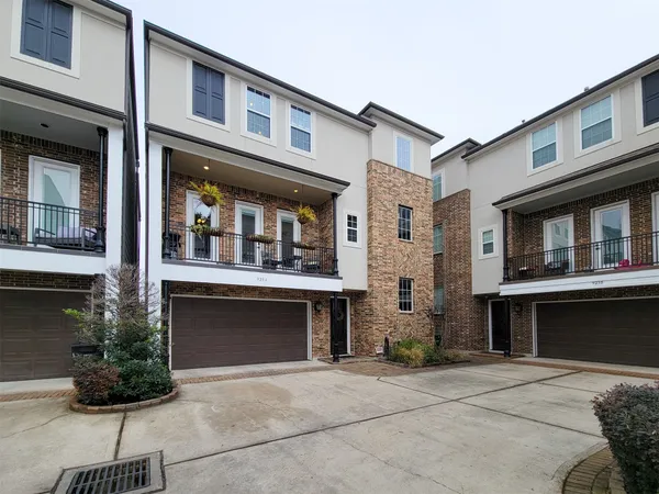 $3,250 | 925 West 19th Street, Unit A, Houston, TX 77008