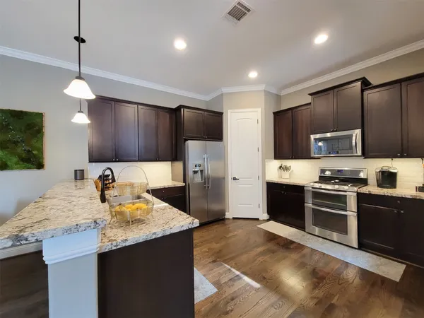 $3,250 | 925 West 19th Street, Unit A, Houston, TX 77008