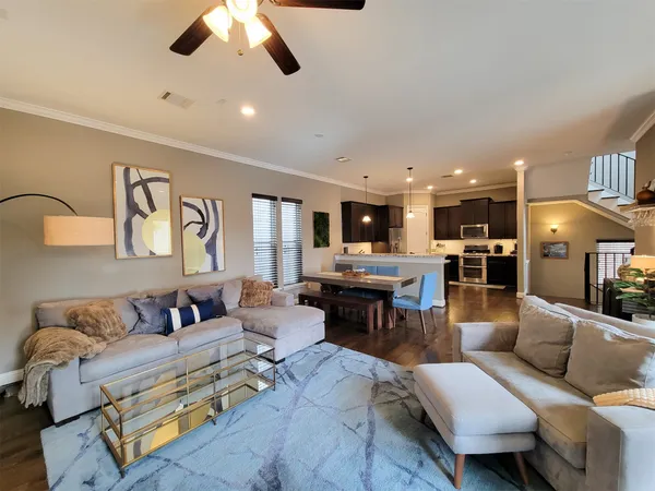 $3,250 | 925 West 19th Street, Unit A, Houston, TX 77008