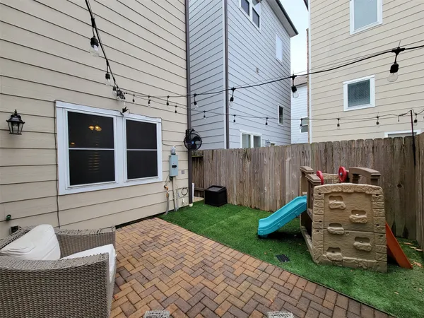 $3,250 | 925 West 19th Street, Unit A, Houston, TX 77008
