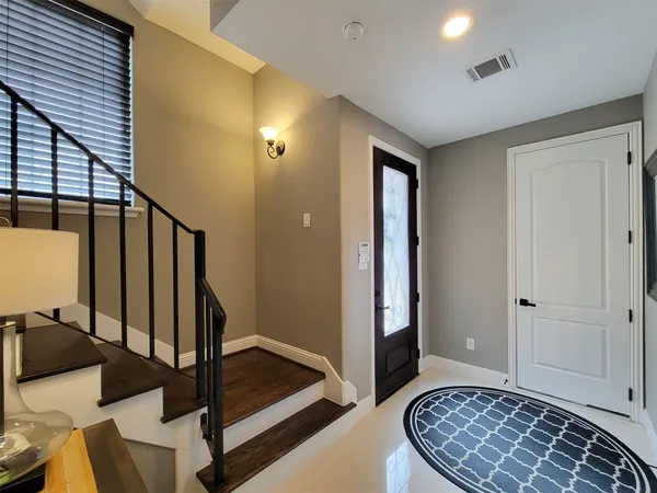 $3,250 | 925 West 19th Street, Unit A, Houston, TX 77008