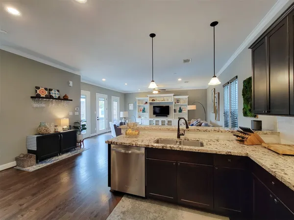 $3,250 | 925 West 19th Street, Unit A, Houston, TX 77008