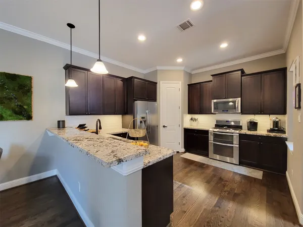 $3,250 | 925 West 19th Street, Unit A, Houston, TX 77008