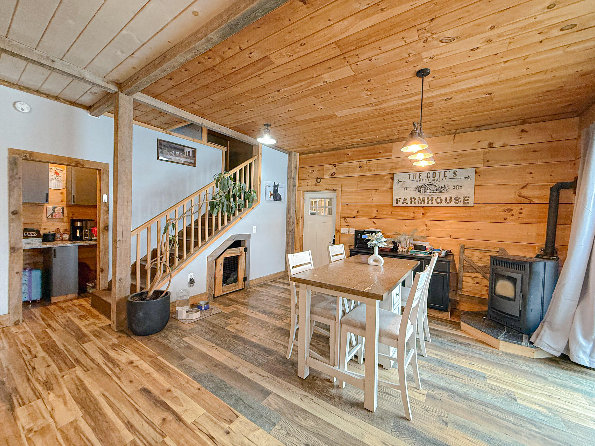 967 Newbury Neck Road Surry, ME 04684 - Photo 18 of 56 Dining area