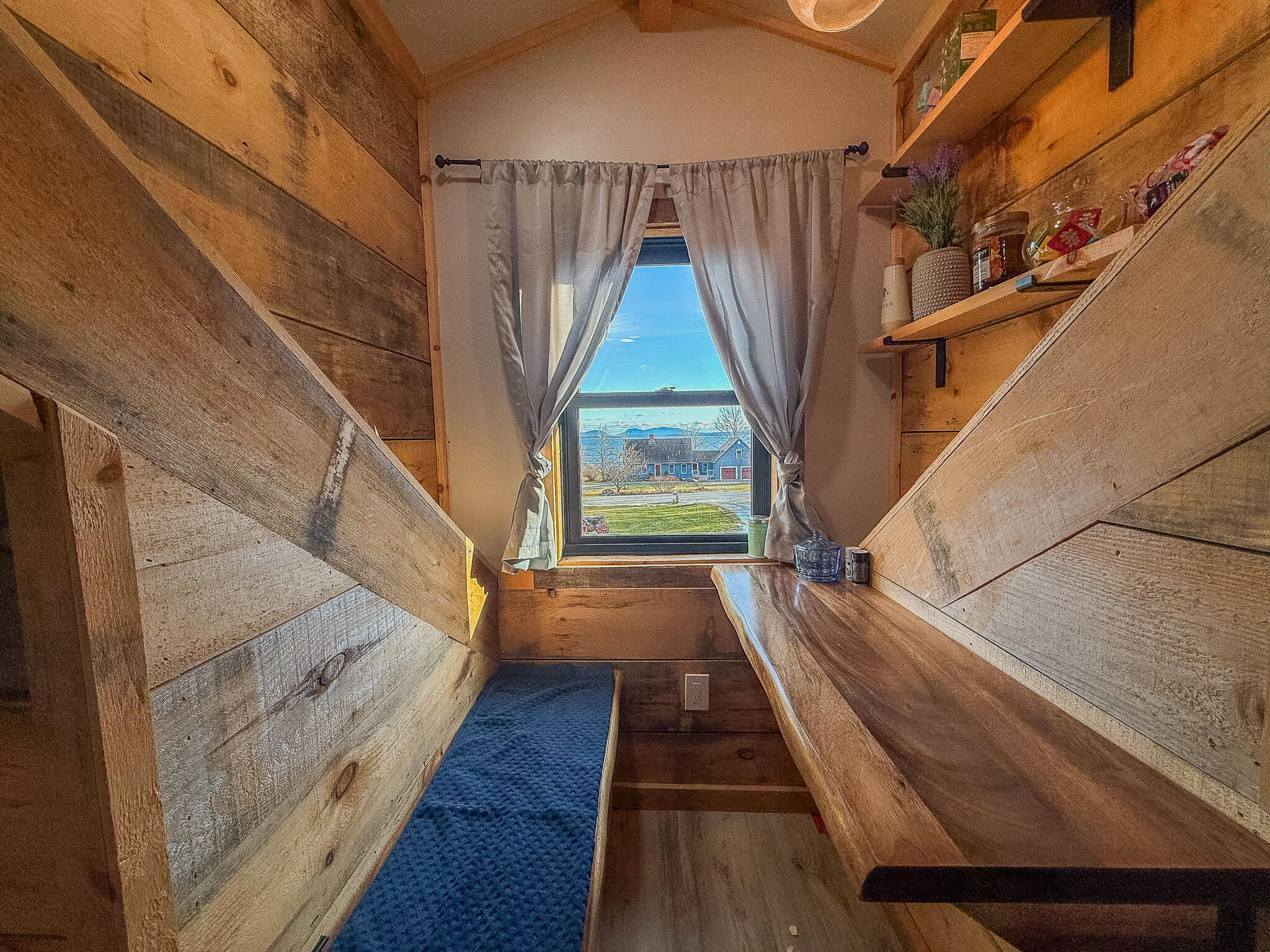 967 Newbury Neck Road Surry, ME 04684 - Photo 40 of 56 Apartment breakfast nook