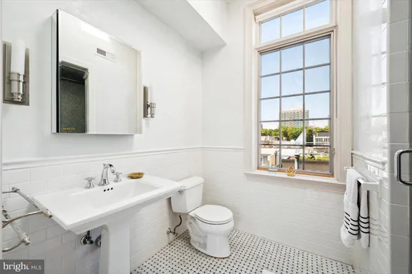 $5,000 | 624-26 South 6th Street, Philadelphia, PA 19147