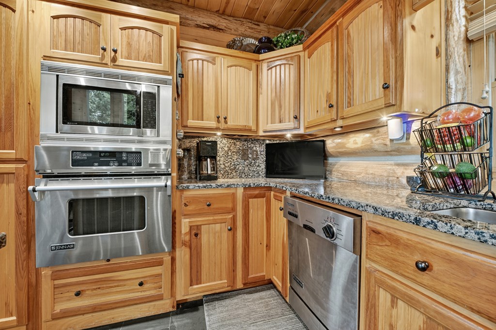 857 Lakeview Drive Blue Ridge, GA 30513 - Photo 18 of 94 Gallery Image 18