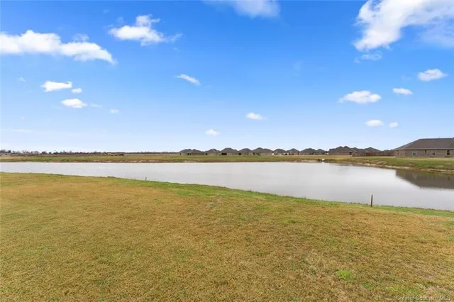 $247,000 | 218 White Castle North, Iowa, LA 70647