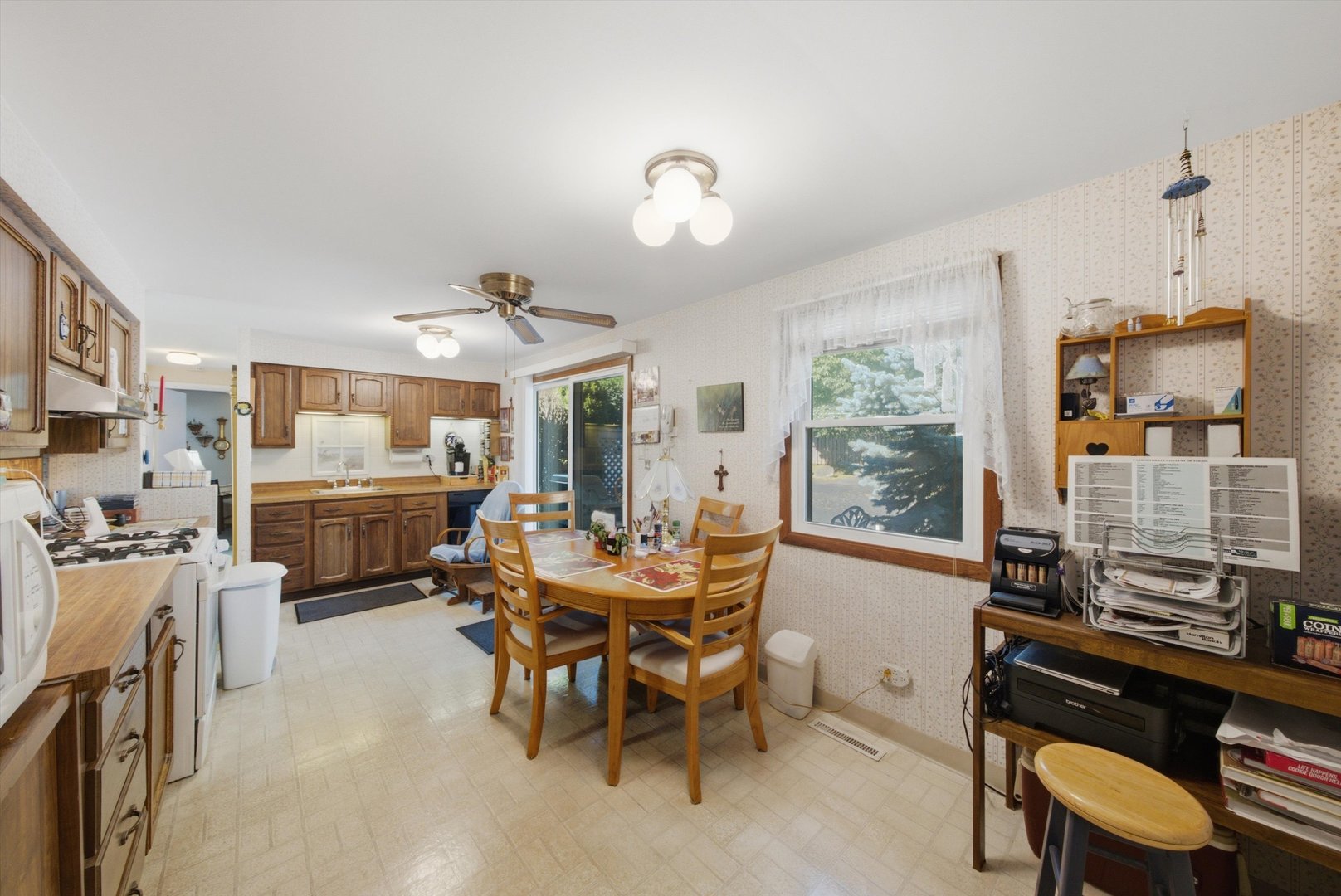 34112 North Barron Boulevard Grayslake, IL 60030 - Photo 15 of 48