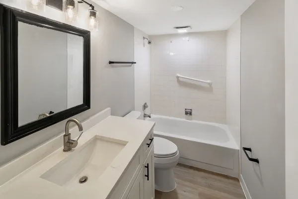 $259,700 | 375 Plum Creek Drive, Unit 108, Wheeling, IL 60090