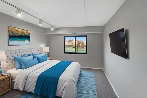 $259,700 | 375 Plum Creek Drive, Unit 108, Wheeling, IL 60090