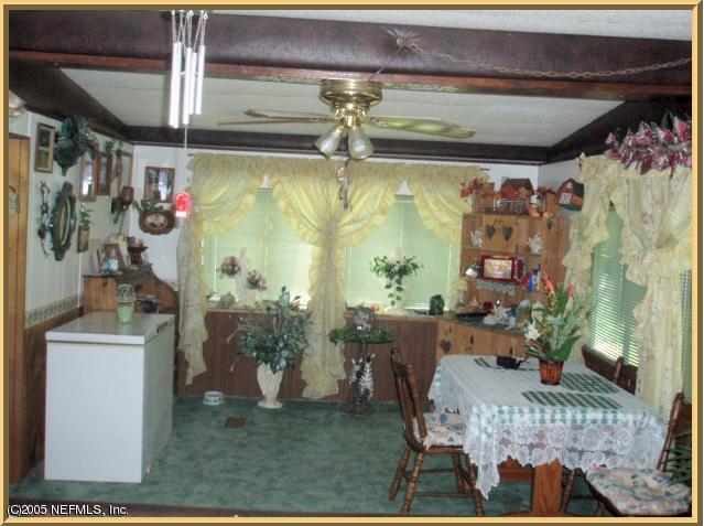 LARGE DINING ROOM