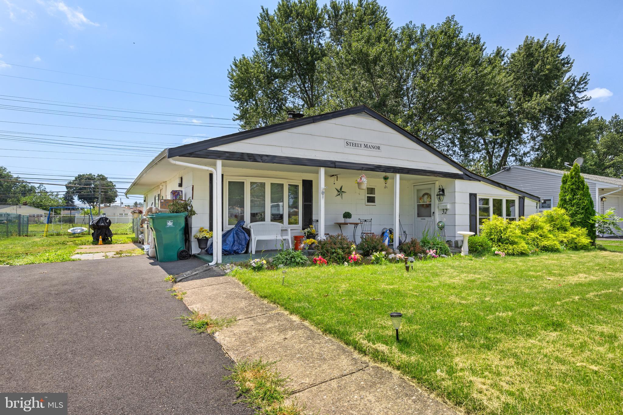 32 Gun Road Levittown, PA 19057 - Photo 2 of 19