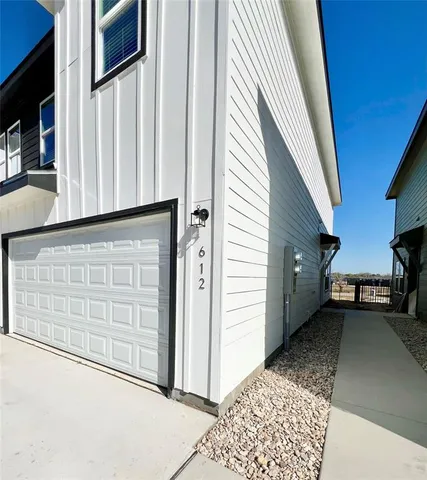 $2,095 | 3501 East Renfro Street, Unit 612, Burleson, TX 76028