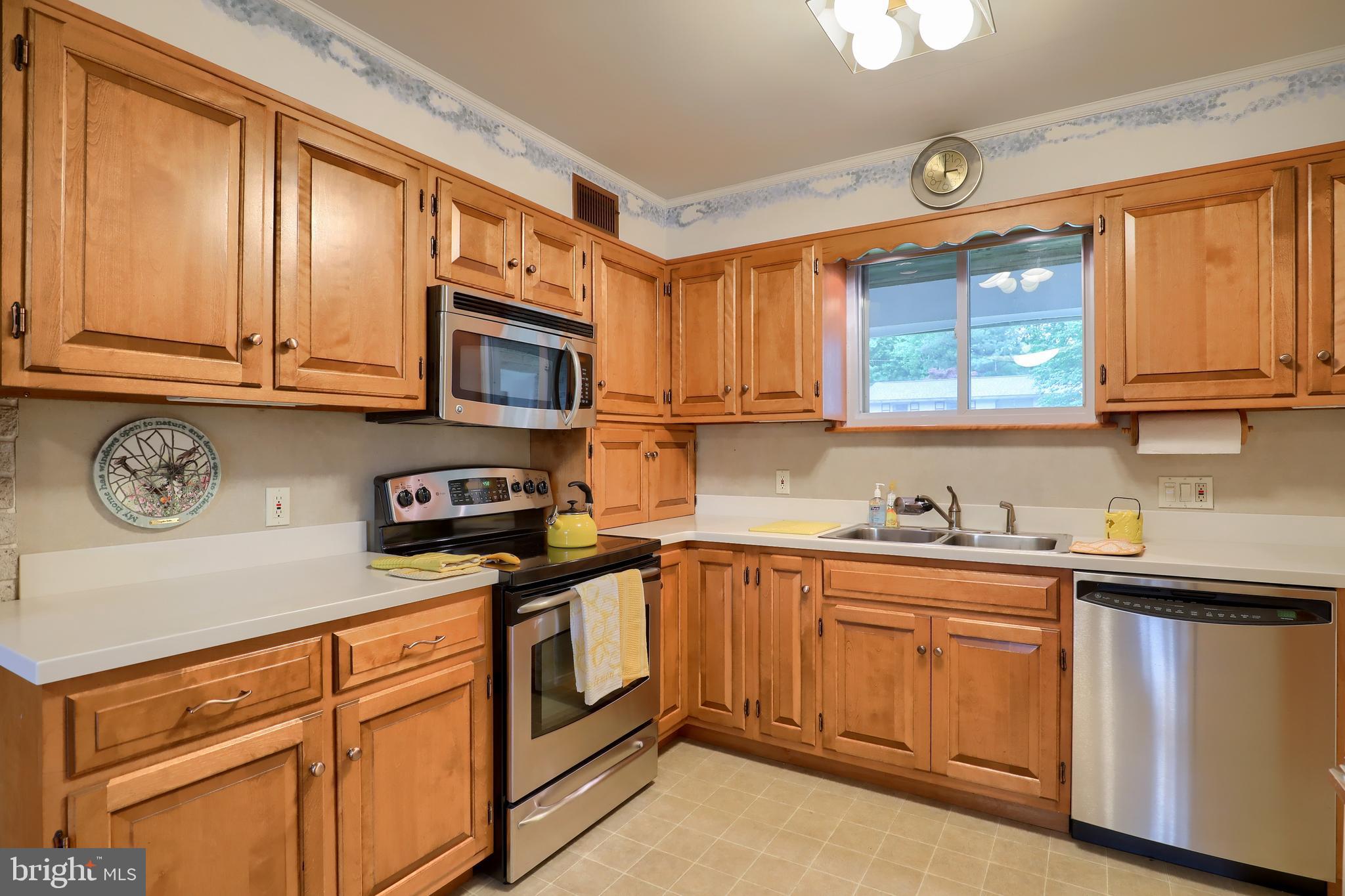 223 Swarthmore Drive Lititz, PA 17543 - Photo 8 of 31