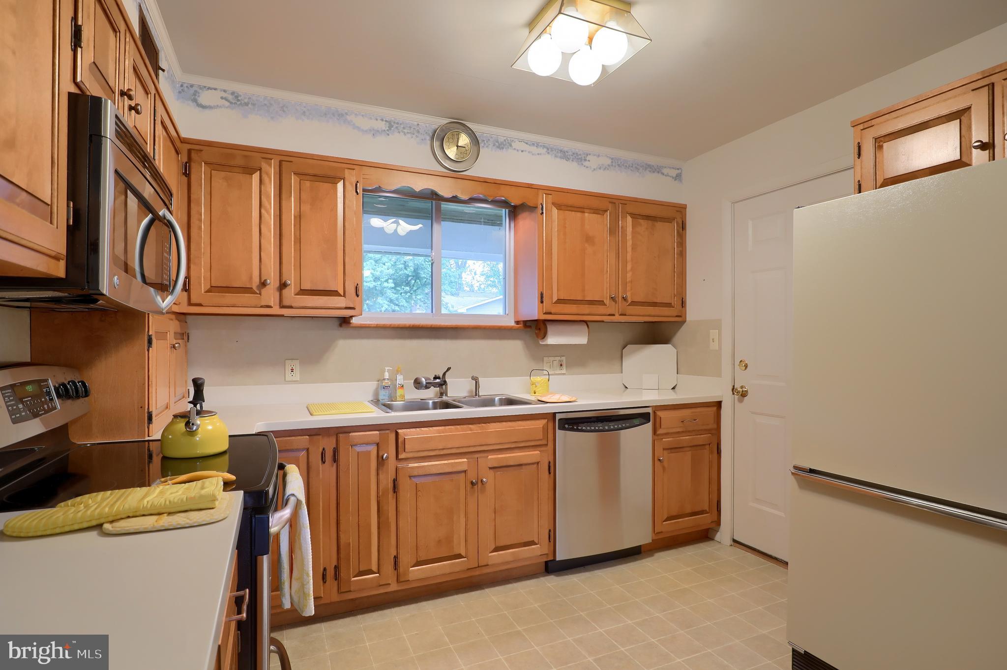 223 Swarthmore Drive Lititz, PA 17543 - Photo 9 of 31