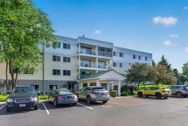 $170,000 | 132 Demont Avenue, Unit 232, Little Canada, MN 55117