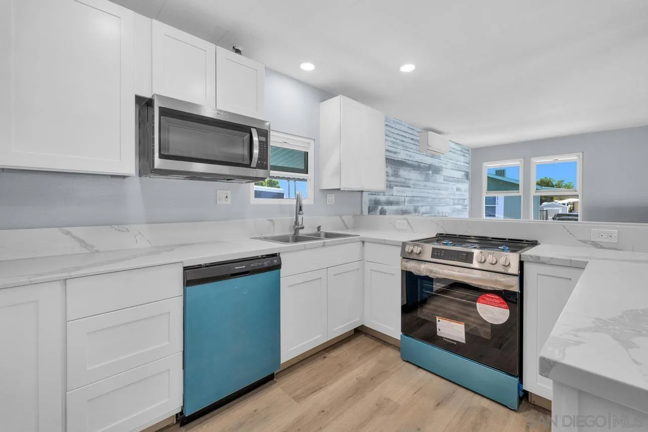 4912.5 Old Cliffs Road San Diego, CA 92120 - Photo 18 of 19 Gallery Image 18