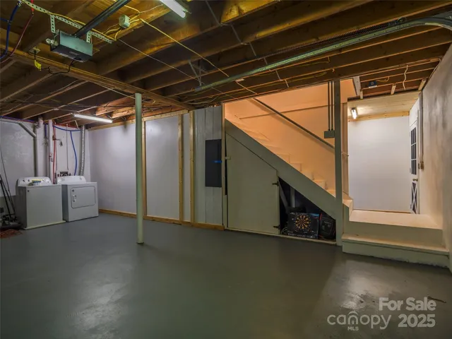 a view of a storage in an empty room