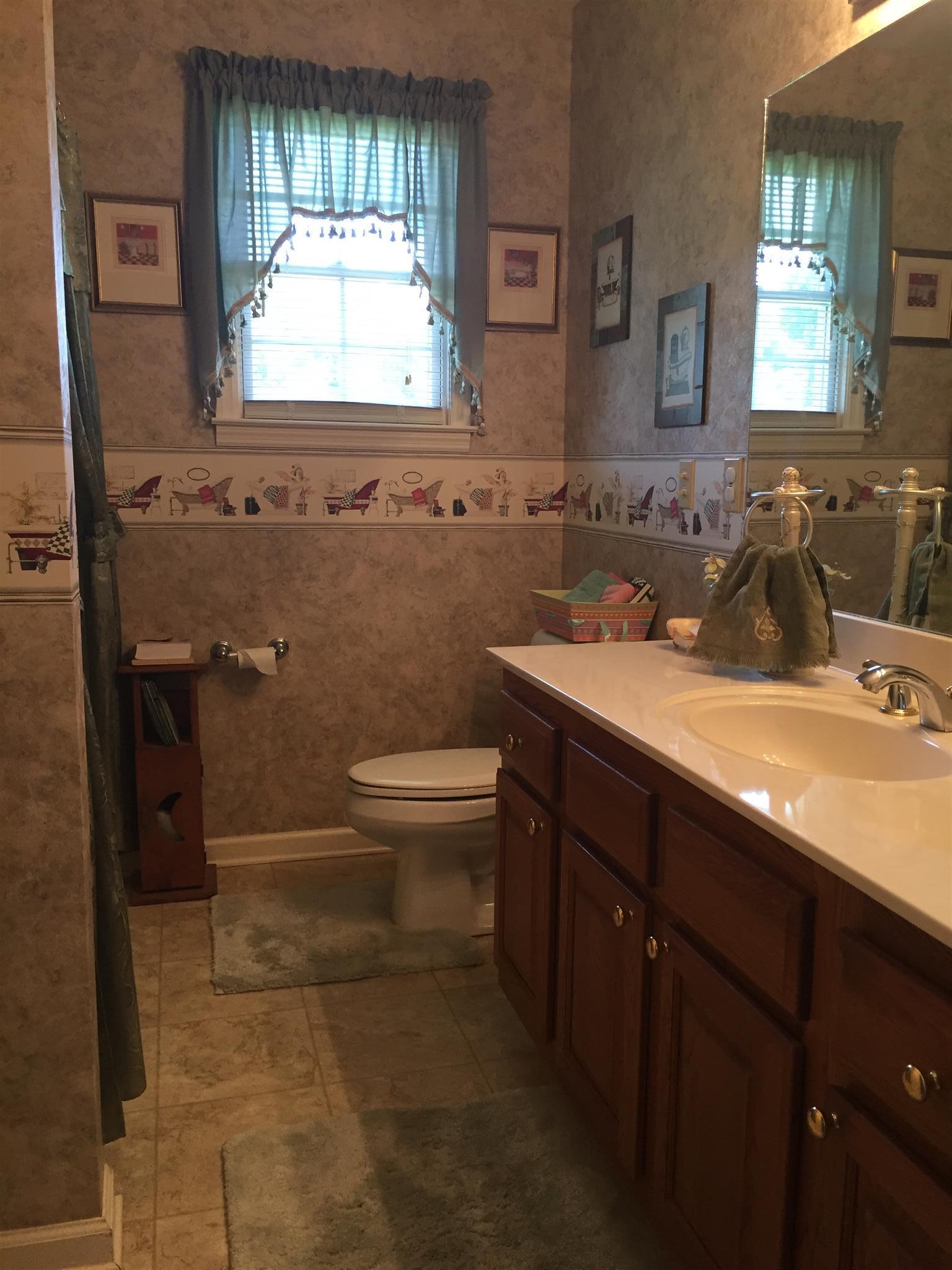 1244 Denny Road Dickson, TN 37055 - Photo 6 of 16 Guest bath