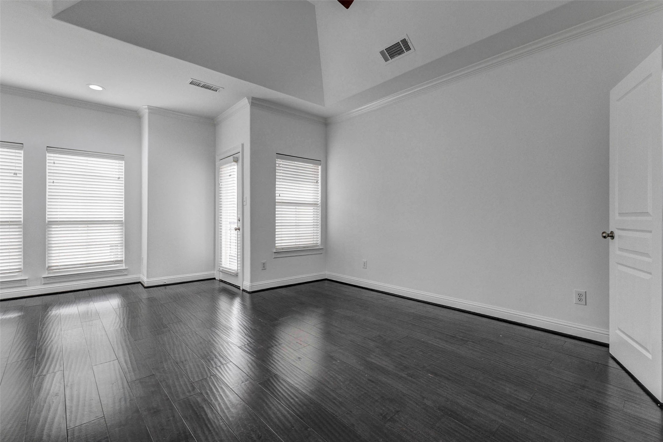 19 Versante Court Houston, TX 77070 - Photo 25 of 40 Huge primary bedroom easily fits a king size bed!