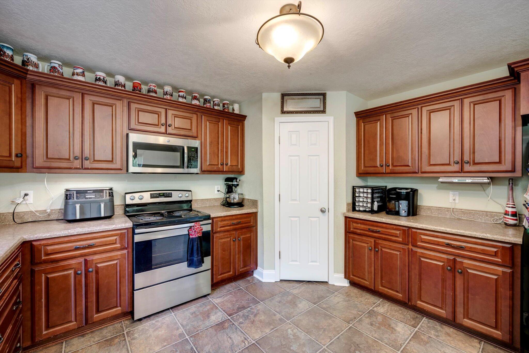 695 Mealing Road North Augusta, SC 29860 - Photo 14 of 48 Kitchen