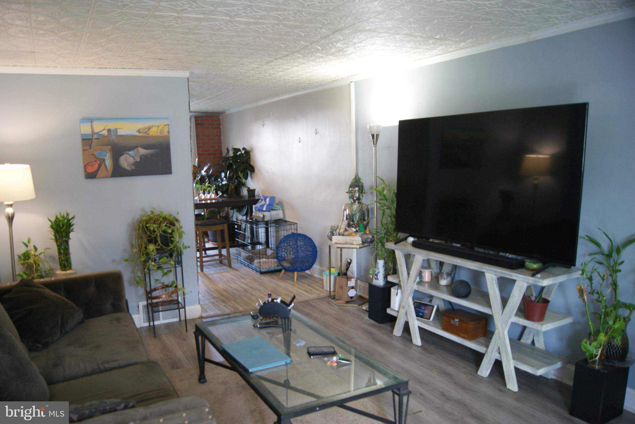 735 Grant Road Folcroft, PA 19032 - Photo 10 of 57 Modern living space with vibrant decor.
