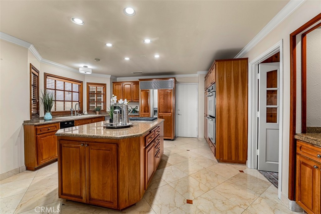 7 Sunpeak Irvine, CA 92603 - Photo 19 of 71