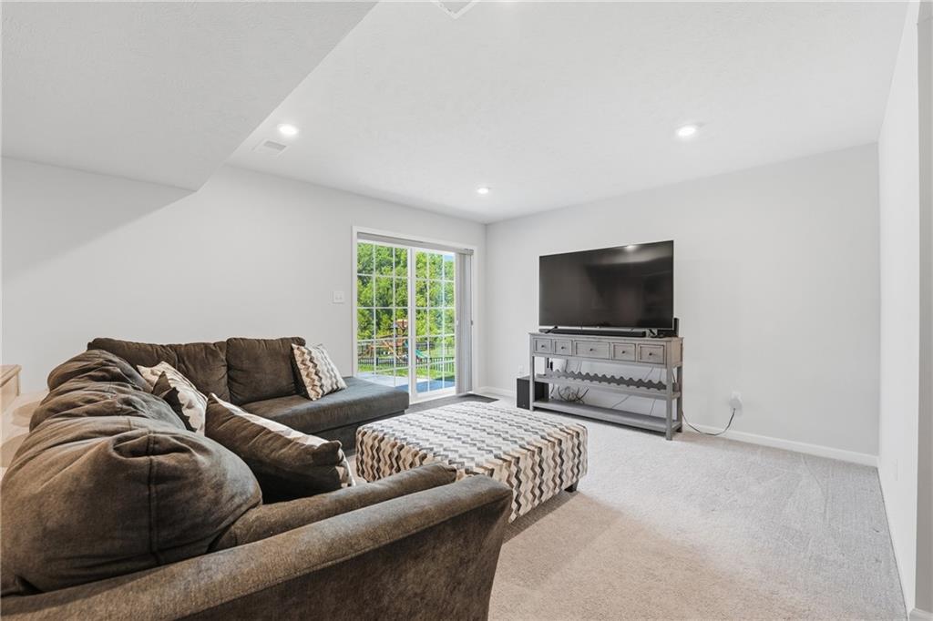 1001 Blackhawk Road Valencia, PA 16059 - Photo 33 of 44
