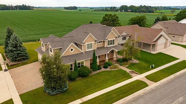 $769,900 | 114 Prairie Stone Court, Stewartville, MN 55976