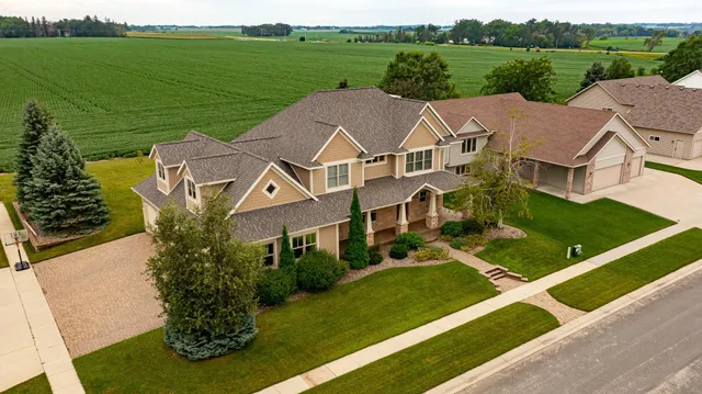 $829,900 | 114 Prairie Stone Court, Stewartville, MN 55976
