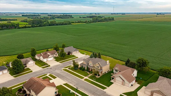 $739,900 | 114 Prairie Stone Court, Stewartville, MN 55976