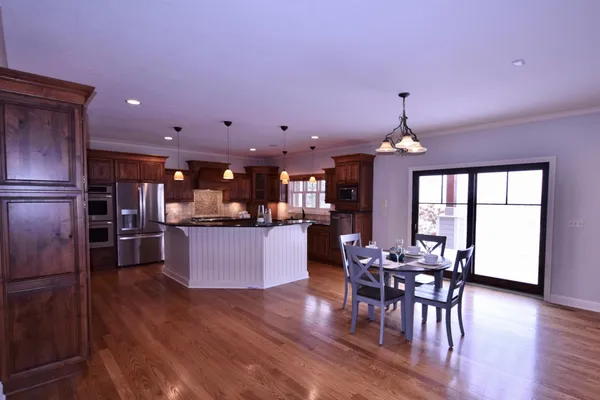 $769,900 | 114 Prairie Stone Court, Stewartville, MN 55976