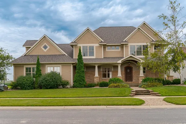$739,900 | 114 Prairie Stone Court, Stewartville, MN 55976