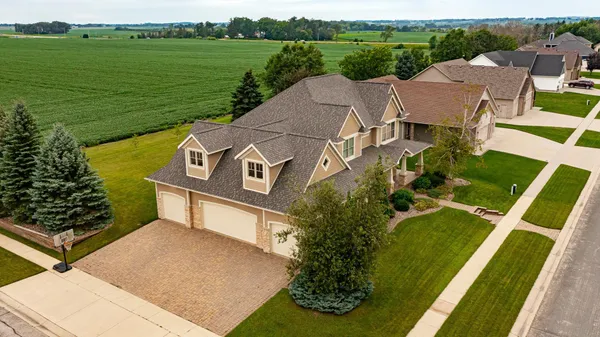 $739,900 | 114 Prairie Stone Court, Stewartville, MN 55976