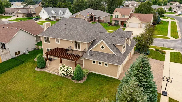 $769,900 | 114 Prairie Stone Court, Stewartville, MN 55976