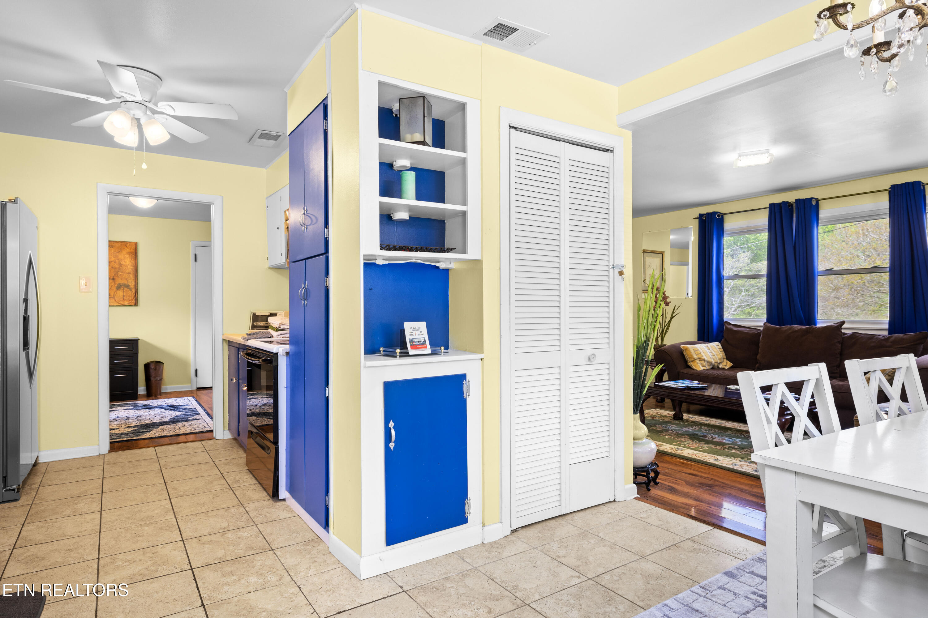 3808 Oakwood Lane Knoxville, TN 37921 - Photo 2 of 40 3808OakwoodLn-1