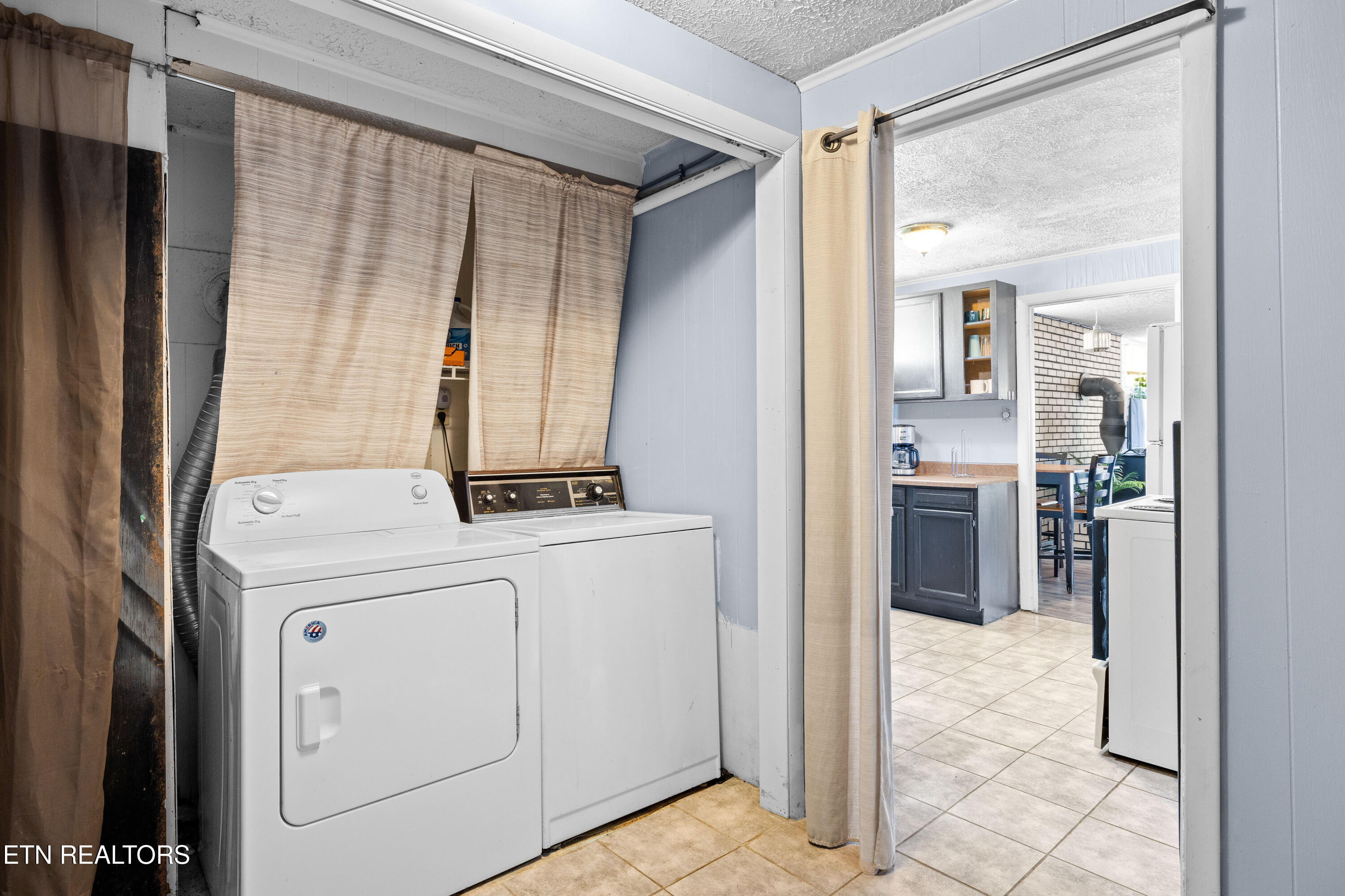 3808 Oakwood Lane Knoxville, TN 37921 - Photo 25 of 40 3808OakwoodLn-30