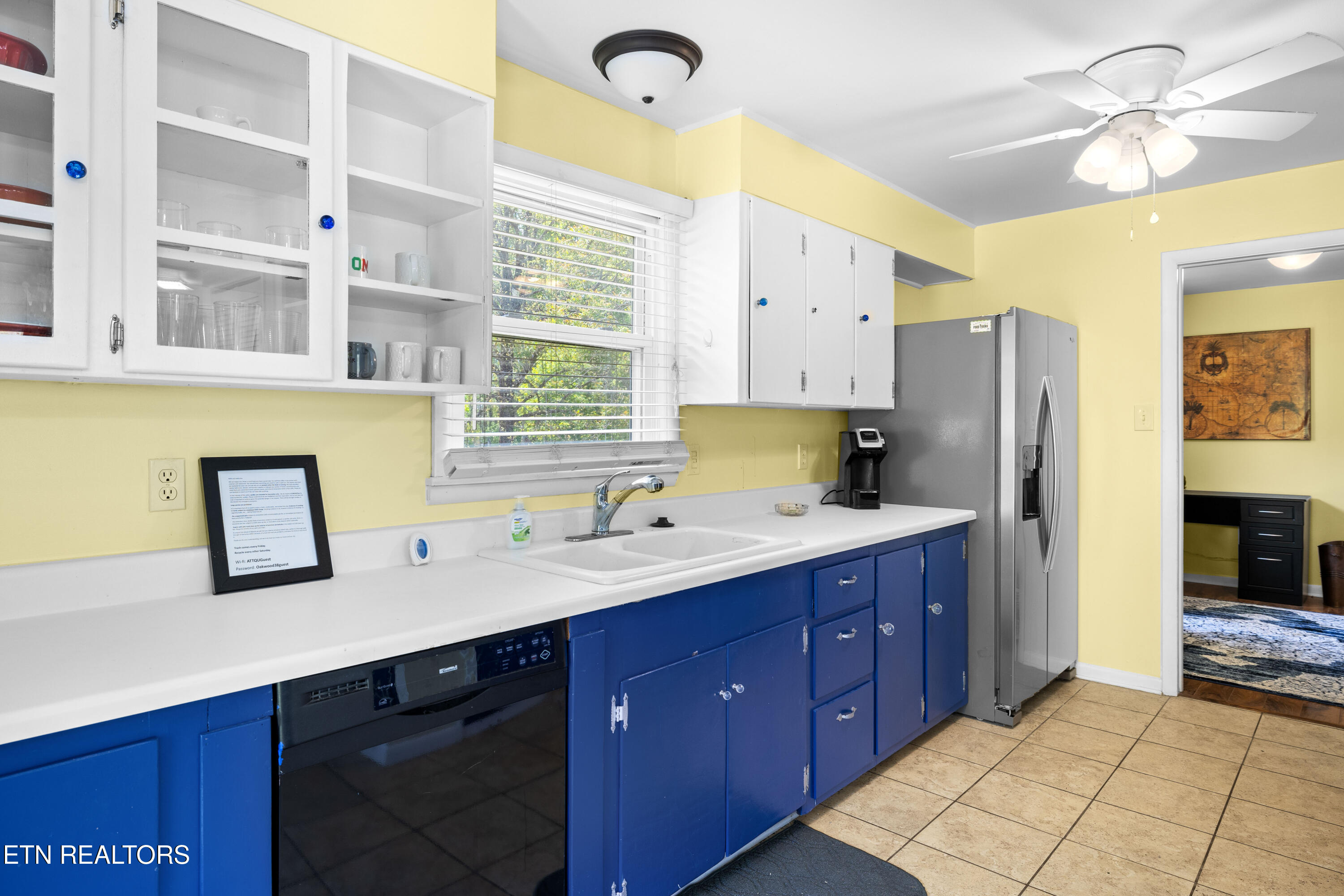 3808 Oakwood Lane Knoxville, TN 37921 - Photo 3 of 40 3808OakwoodLn-2